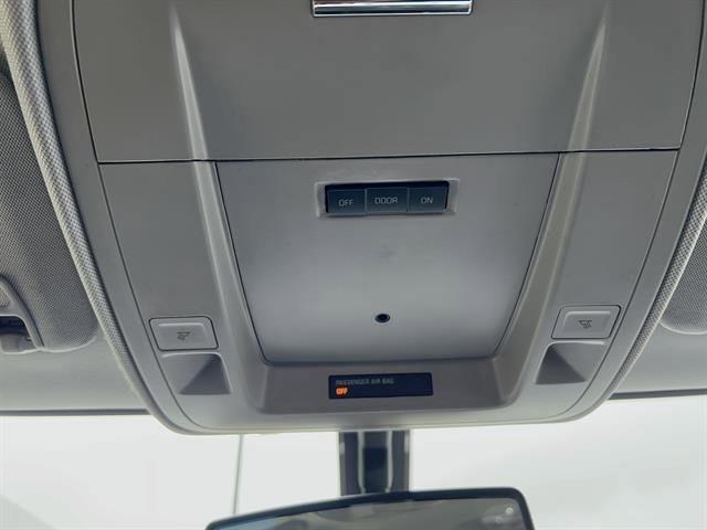 Used 2017 SUMMIT WHITE Chevrolet LT image 16