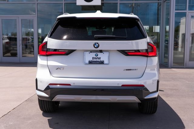 Used 2025 Alpine White BMW xDrive28i image 9