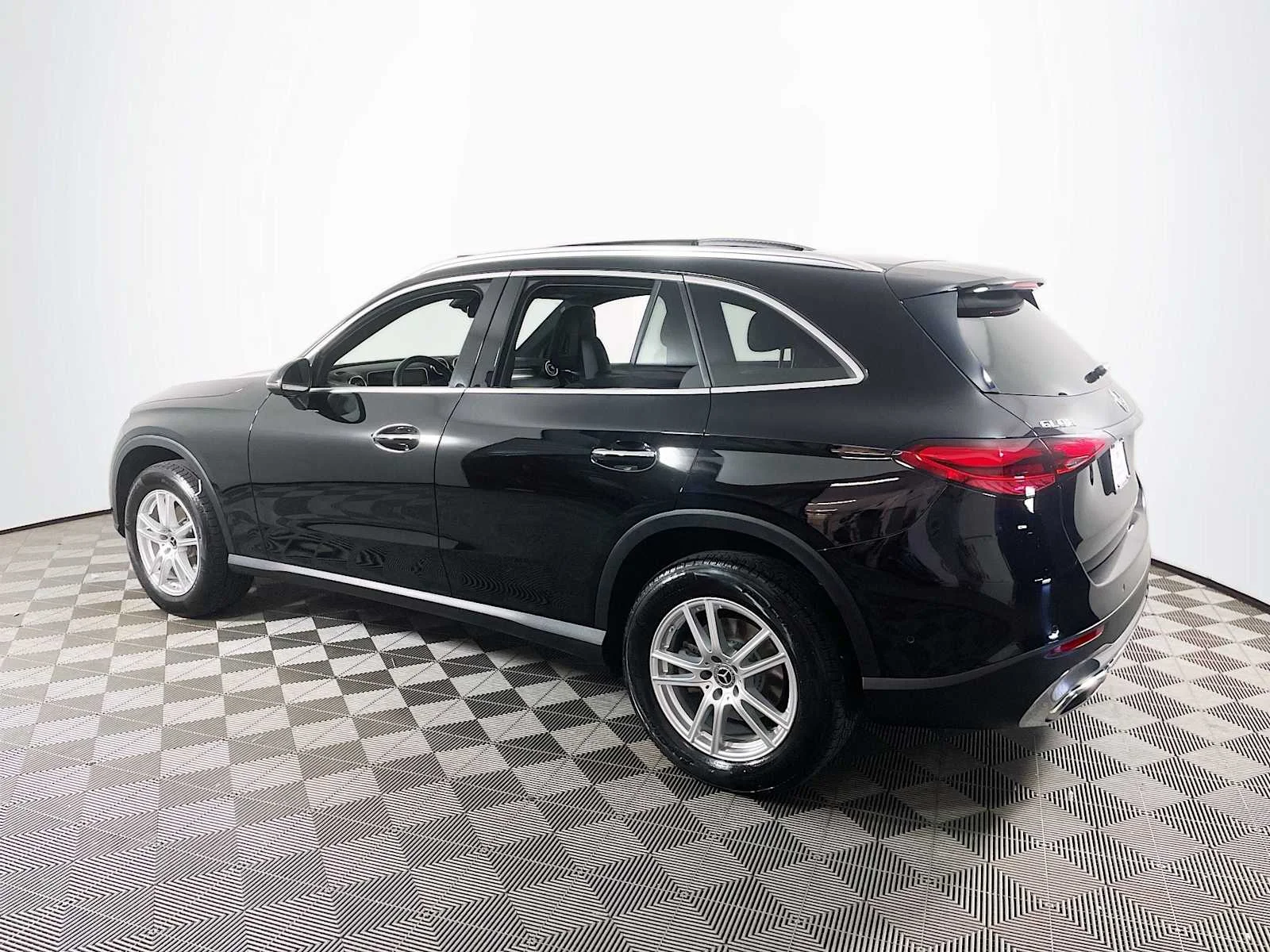 Used 2023 BLUE Mercedes-Benz GLC 300 image 6