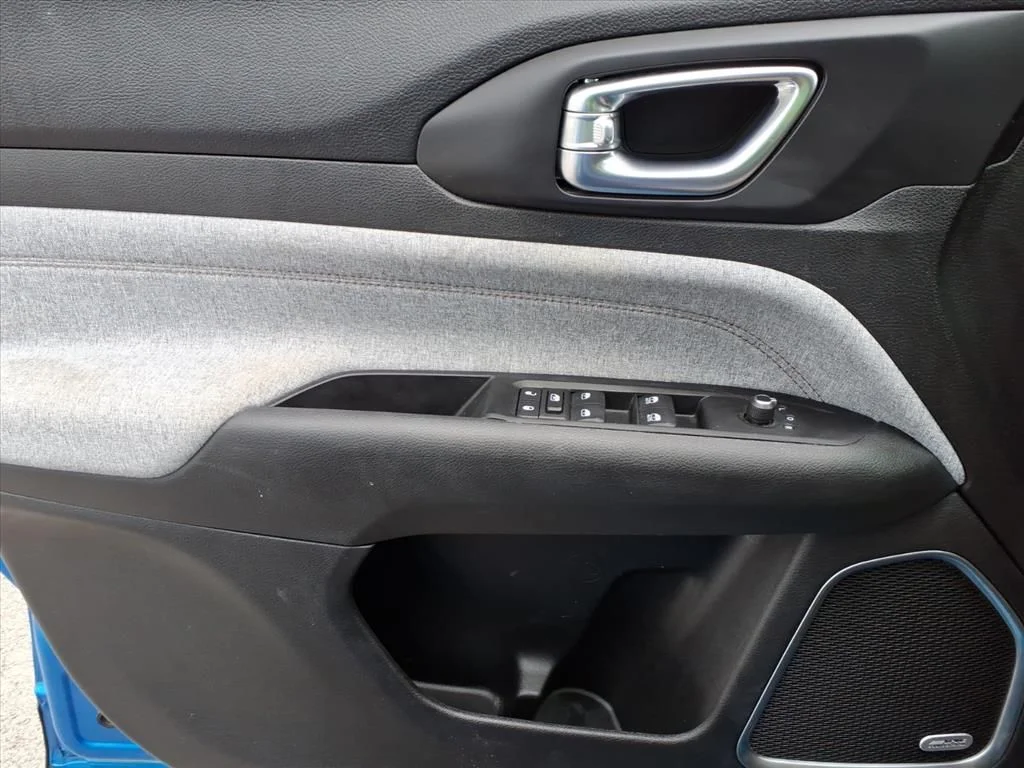 Used 2022 Laser Blue Jeep Latitude Lux image 24