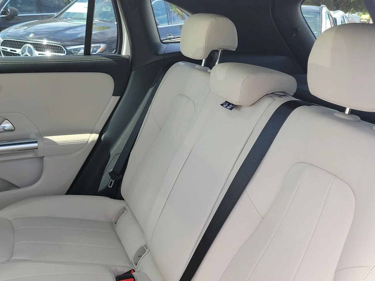 New 2026 Polar White Mercedes-Benz GLA 250 image 13