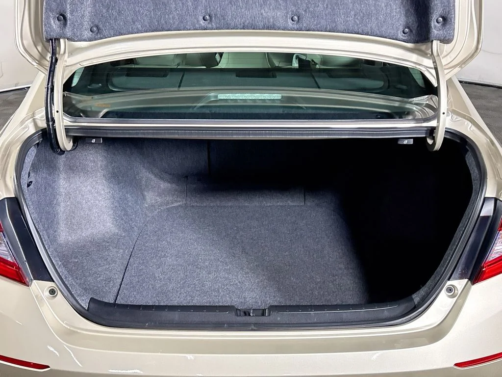 Used 2019 Gold Honda Touring image 22