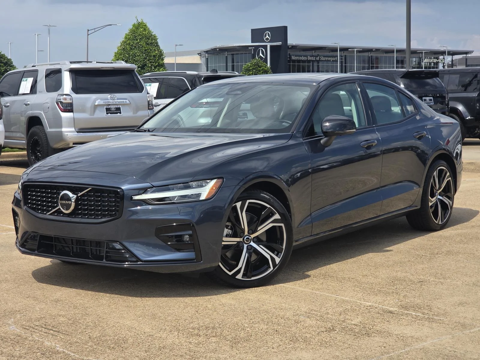 Used 2024 Denim Blue Metallic Volvo Plus Dark Theme image 1