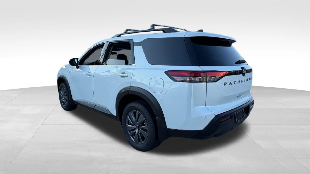 New 2026 Everest White Pearl TriCoat Nissan SV image 5