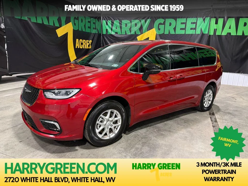 2025 Chrysler Pacifica Select's photo