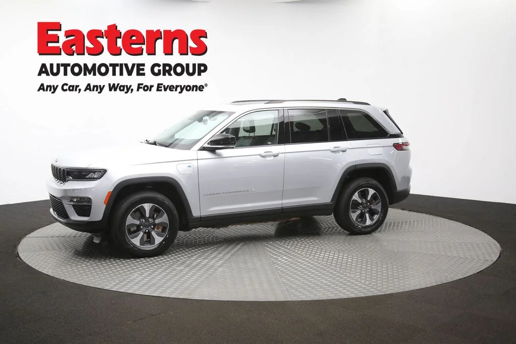 Used 2022 Silver Jeep 4xe image 61