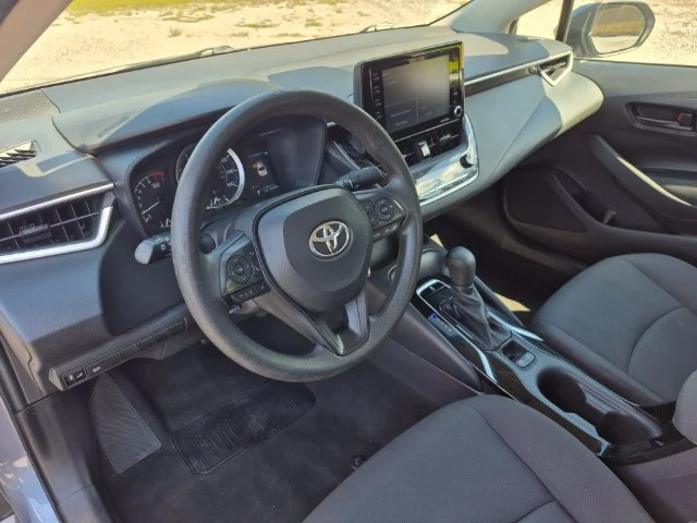 Used 2022  Toyota LE image 9