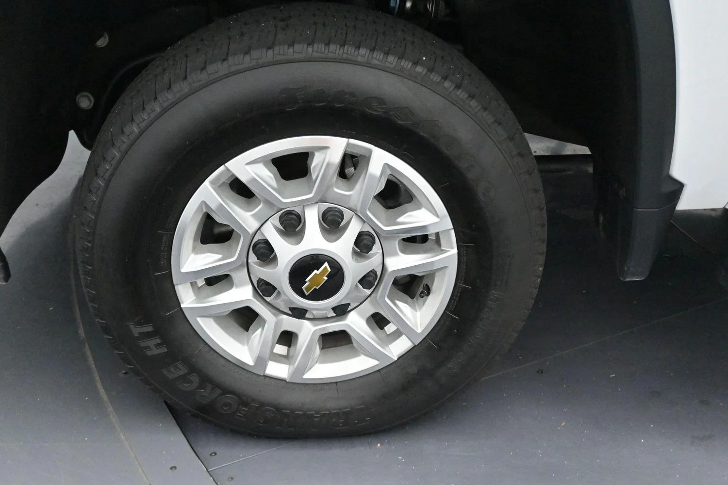 Used 2025 Summit White Chevrolet LT image 35