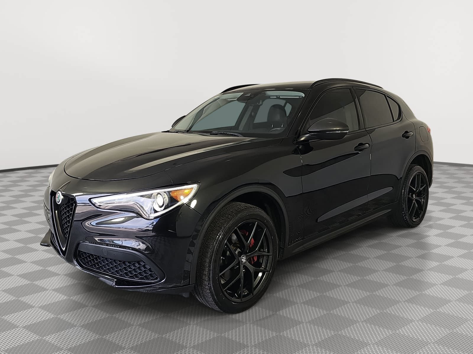 Used 2020 Black Alfa Romeo Base image 4
