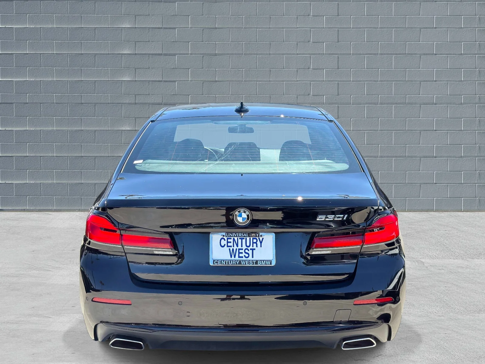 Used 2023 Jet Black BMW 530i Sedan image 4