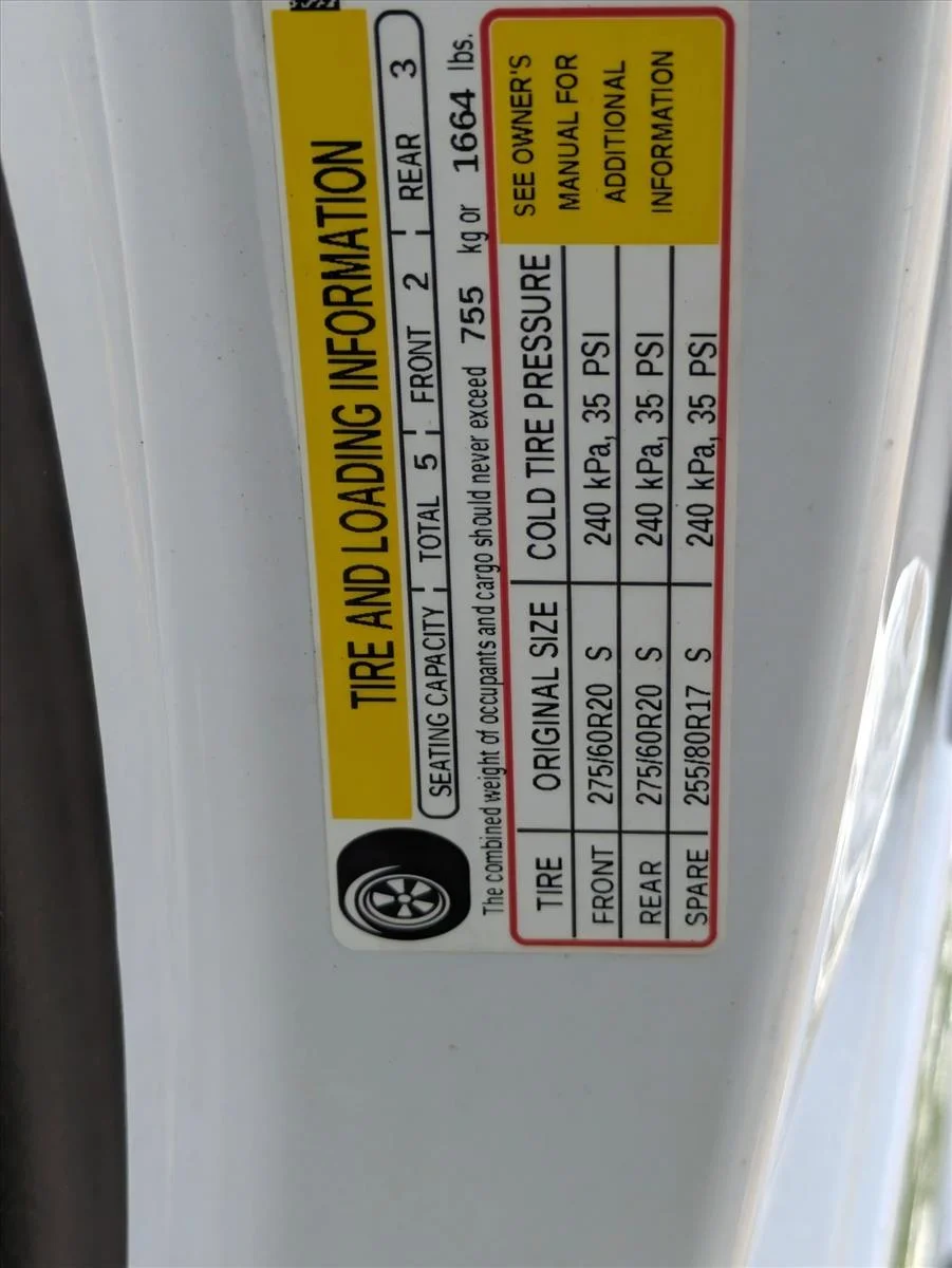 Used 2019 White Frost Tricoat GMC SLT image 16