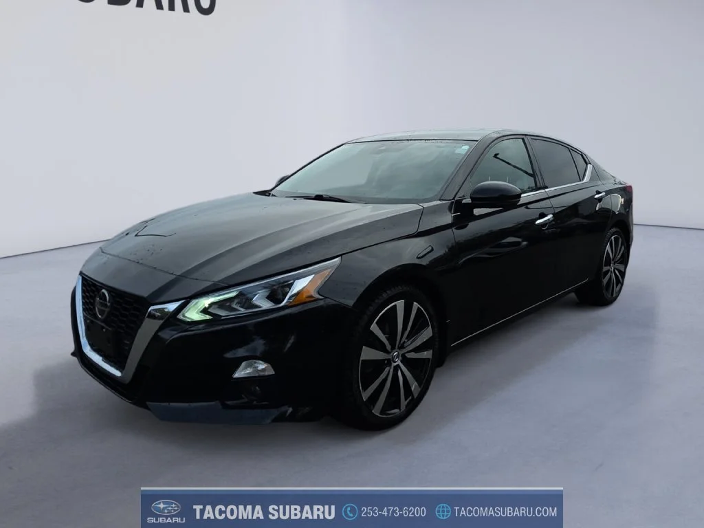 Used 2019 Black Nissan 2.5 Platinum image 1