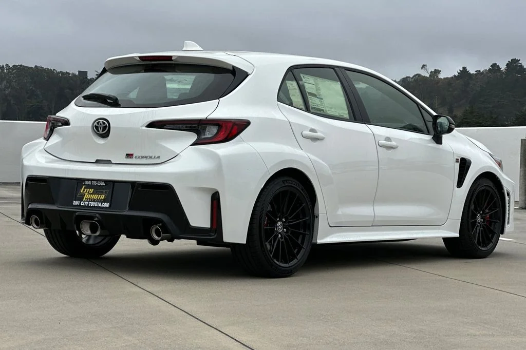 New 2026 Ice Cap Toyota  DAT image 4