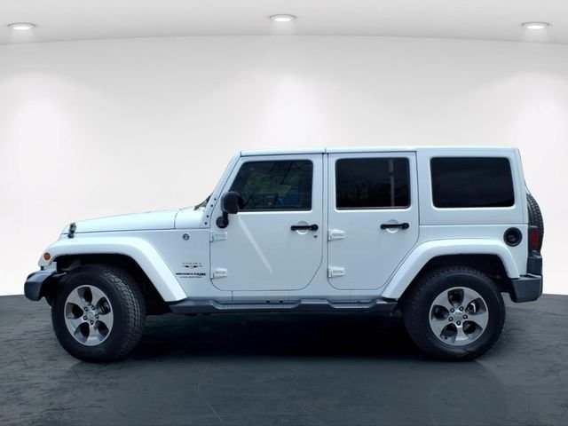 Used 2018 White Jeep Unlimited Sahara image 14