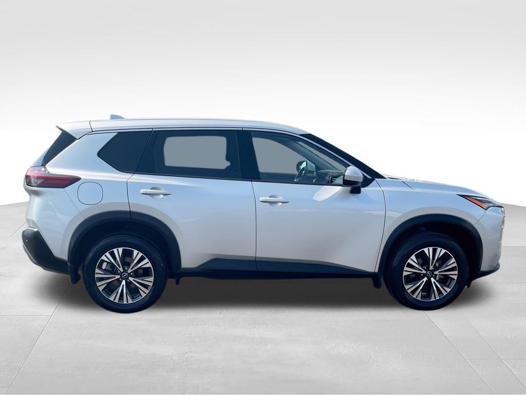 Used 2023 Silver Nissan SV image 9