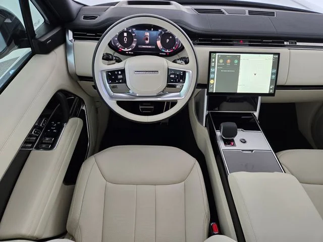 New 2026 Ionian Silver in Gloss finish Land Rover SE image 12