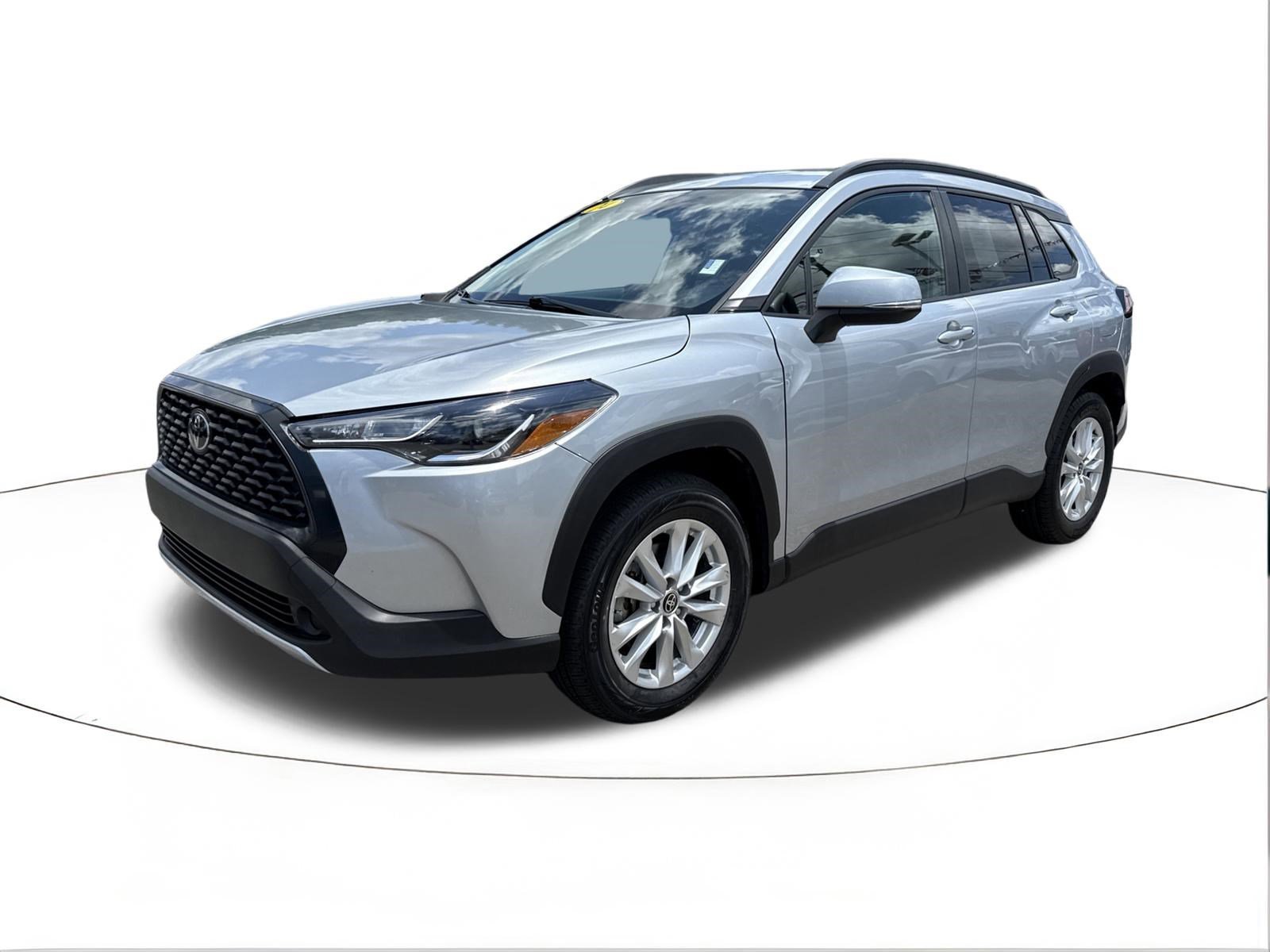 Used 2024 Sonic Silver Toyota LE image 7