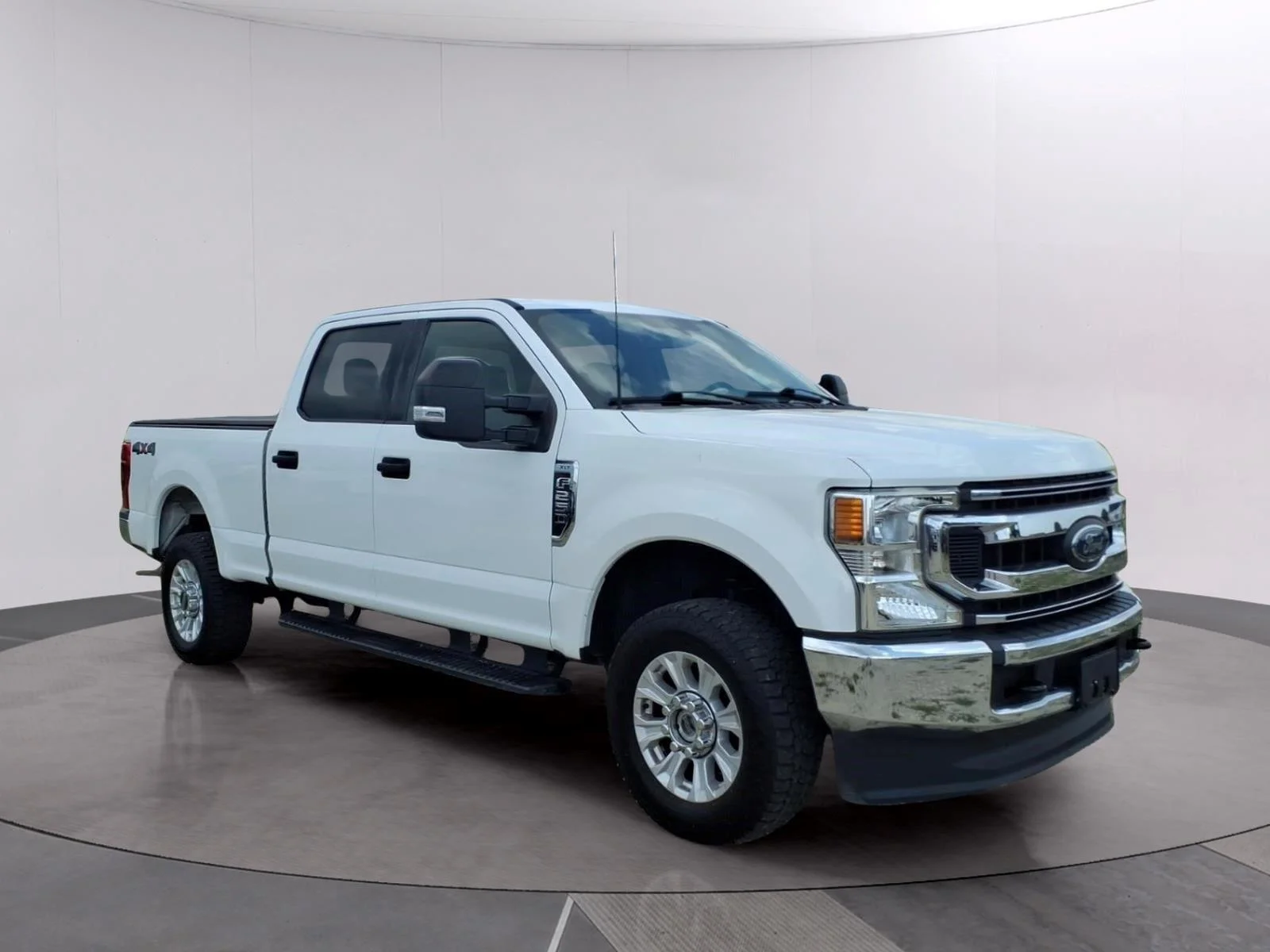 Used 2021 Oxford White Ford XLT image 9
