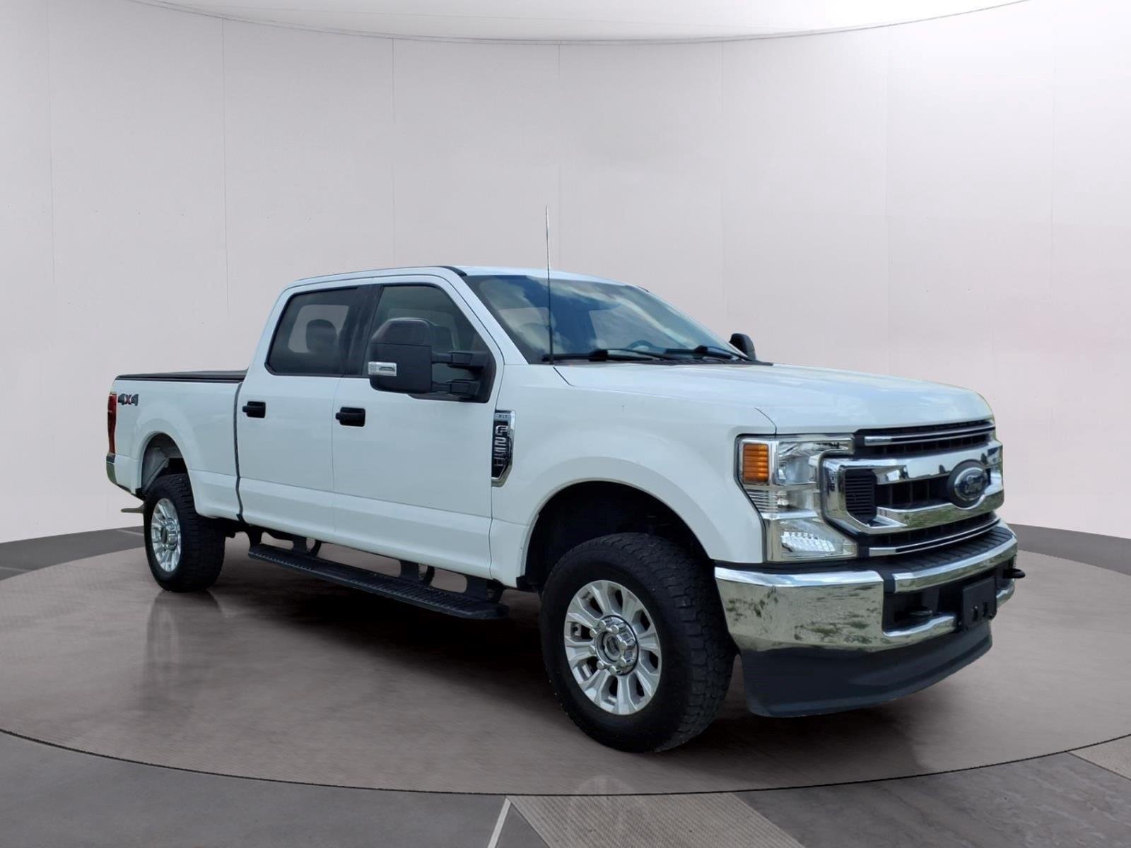 Used 2021 Oxford White Ford XLT image 9