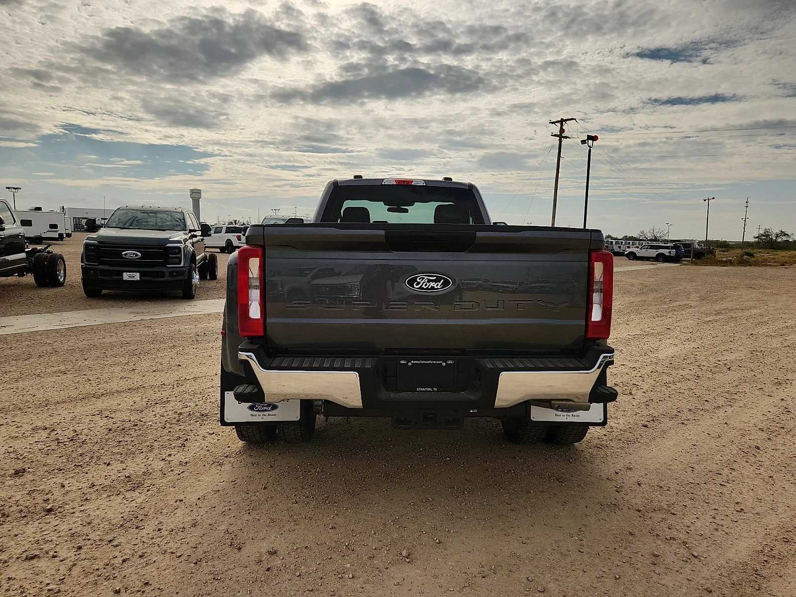 New 2027 Carbonized Gray Metallic Ford XLT image 6