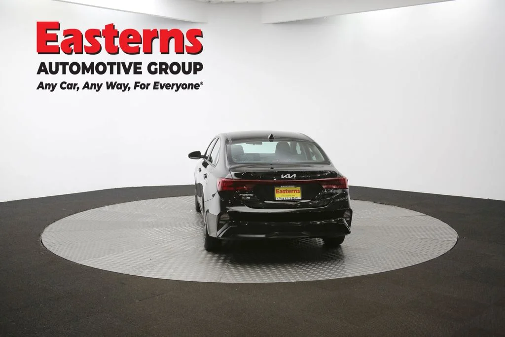 Used 2022 Black Kia LXS image 63