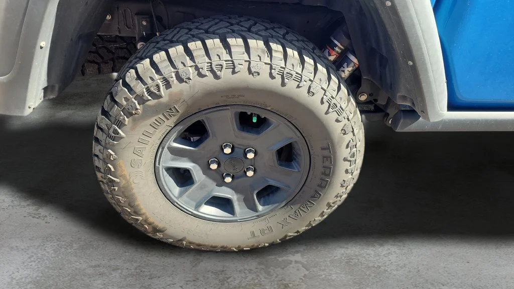 Used 2022 Blue Jeep Mojave image 9