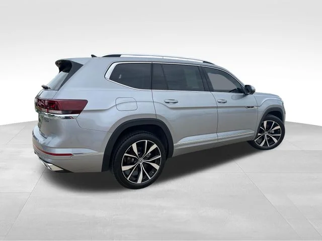 Used 2025  Volkswagen 2.0T SEL Premium R-Line image 6