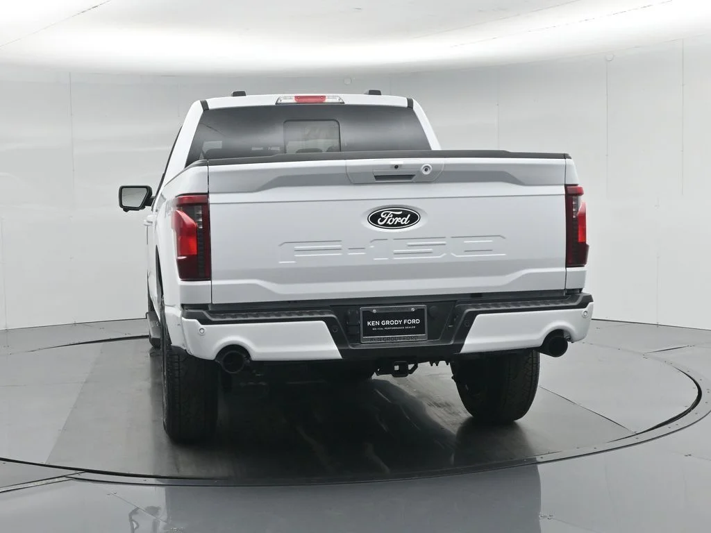 New 2026 Oxford White Ford XLT image 29