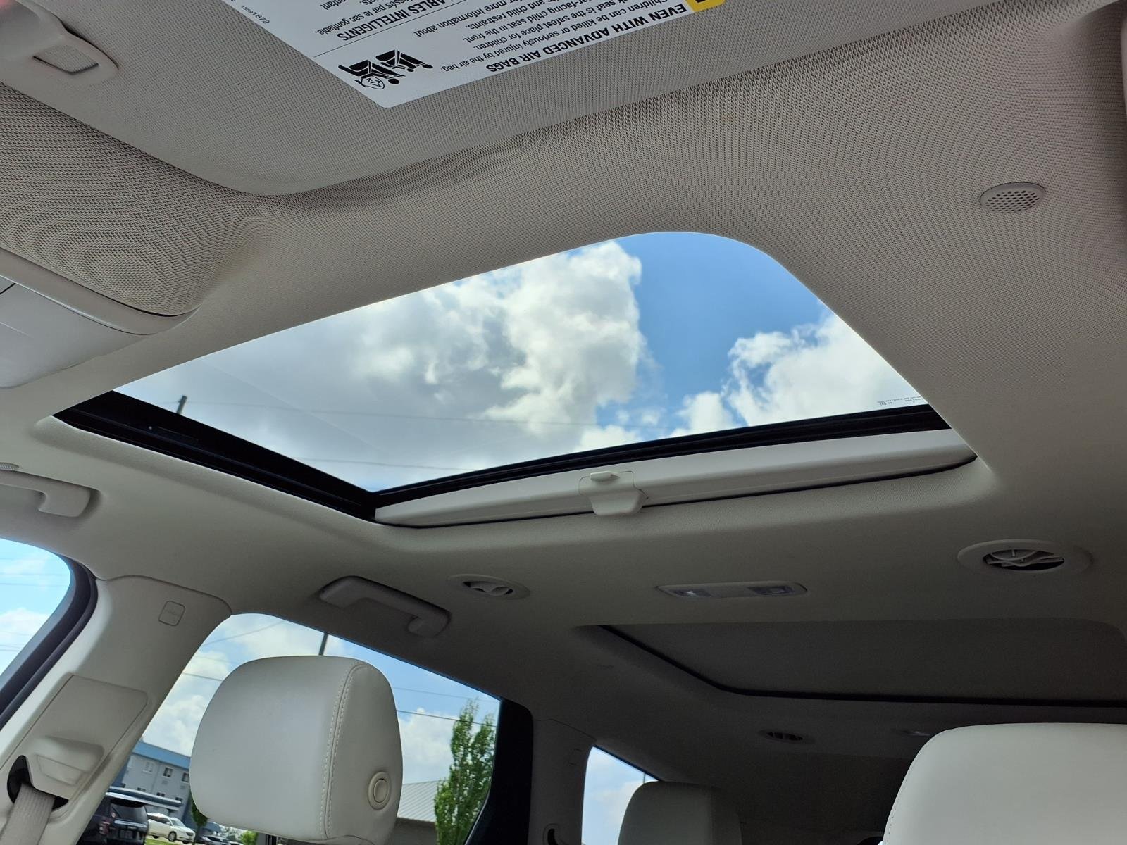 Used 2023 White Buick Essence image 17