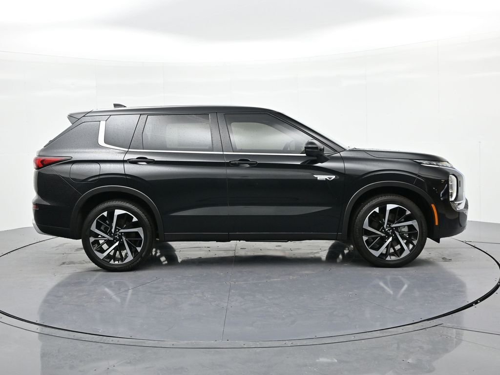 New 2025 Black Mitsubishi SE image 4