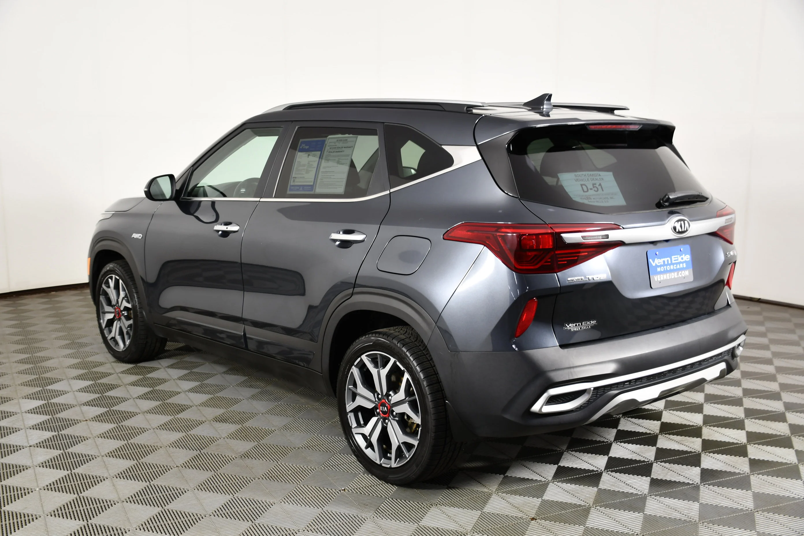 Used 2021 Gravity Gray Kia SX image 8