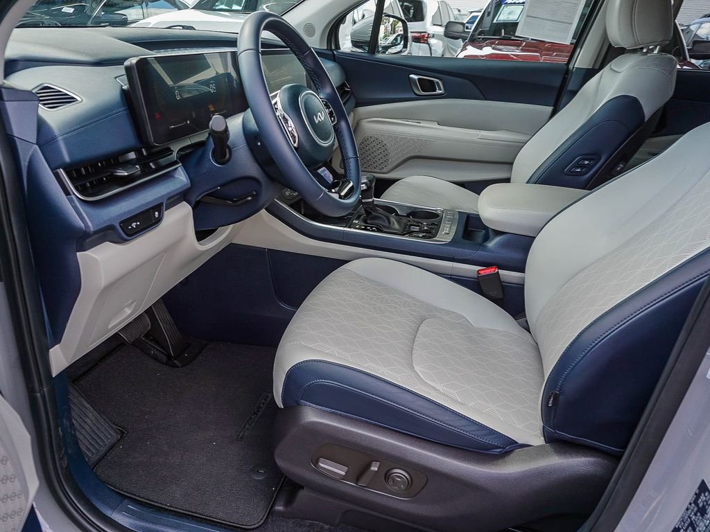 Used 2025 White Kia EX image 14
