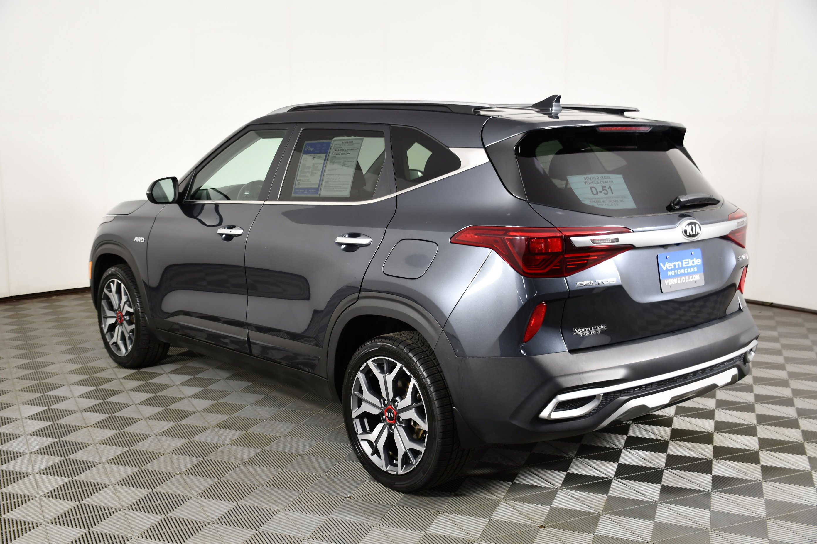 Used 2021 Gravity Gray Kia SX image 8