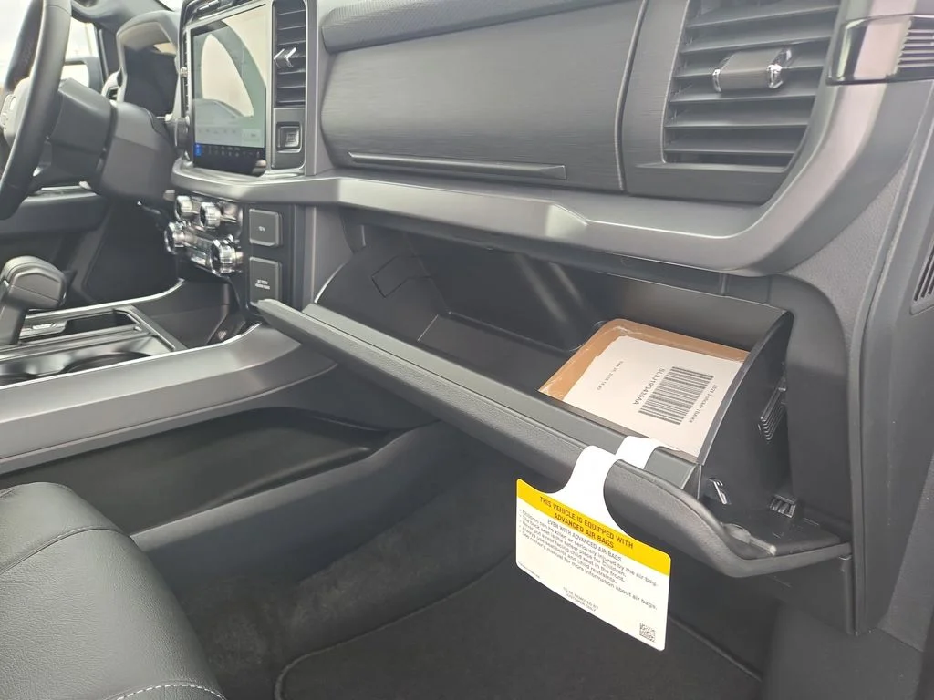 New 2025 Space White Metallic Ford XLT image 59