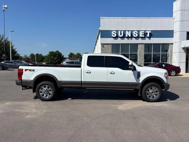Used 2022  Ford King Ranch image 2