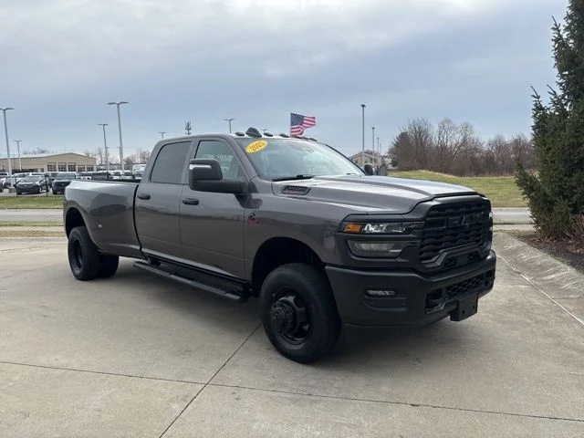 Used 2025 Granite Crystal Clearcoat Metallic Ram Tradesman image 35