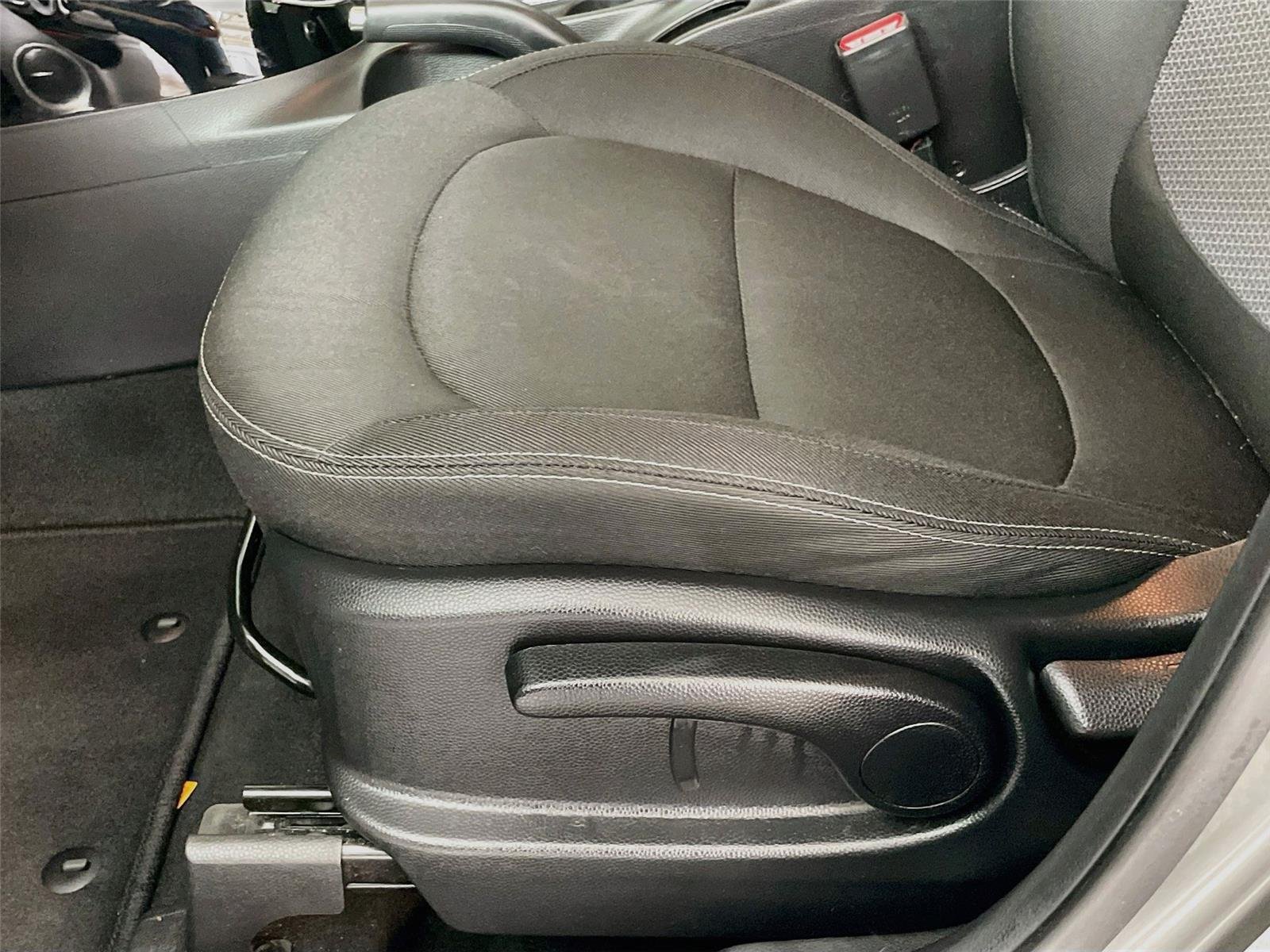 Used 2018 Titanium Gray Kia + image 21