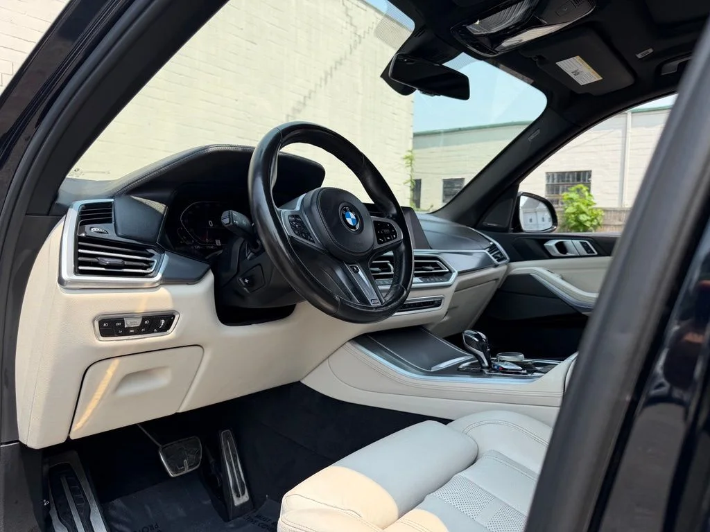 Used 2021 Black BMW xDrive40i image 18