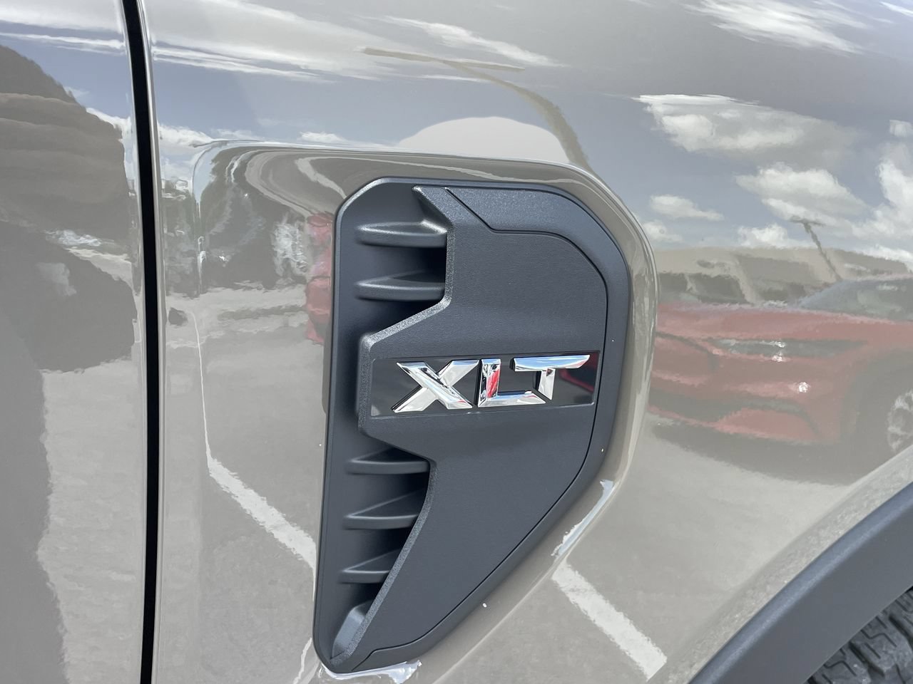 New 2026 Marsh Gray Ford XLT image 9