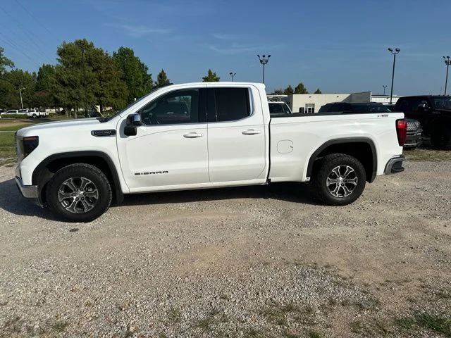 Used 2022 White GMC SLE image 7