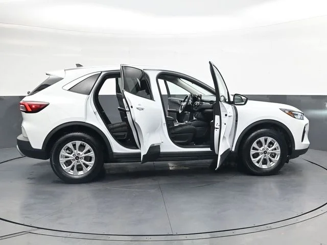 Used 2023 White Ford Active image 42