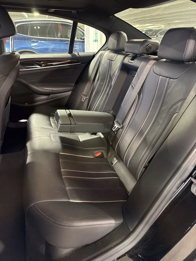 Used 2019 Black Sapphire Metallic BMW 530i xDrive image 6