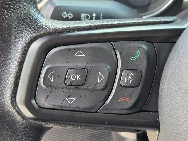 Used 2022  Jeep Sport image 25