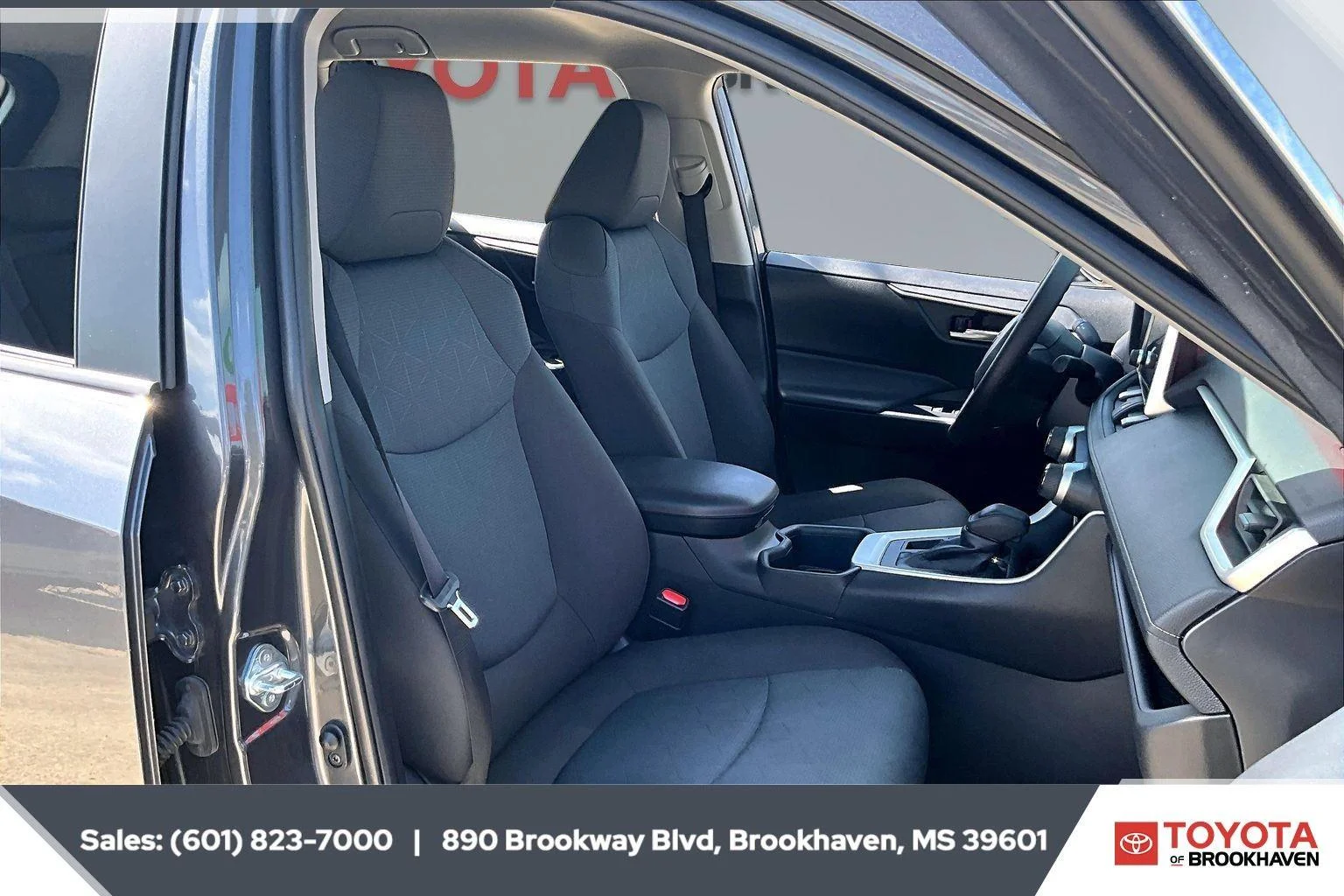 Used 2025 Magnetic Gray Metallic Toyota XLE image 6