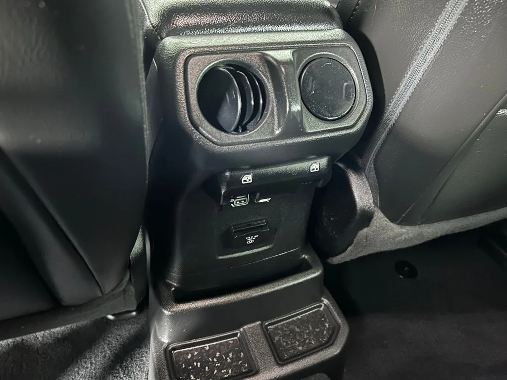 Used 2023 Gray Jeep  image 15