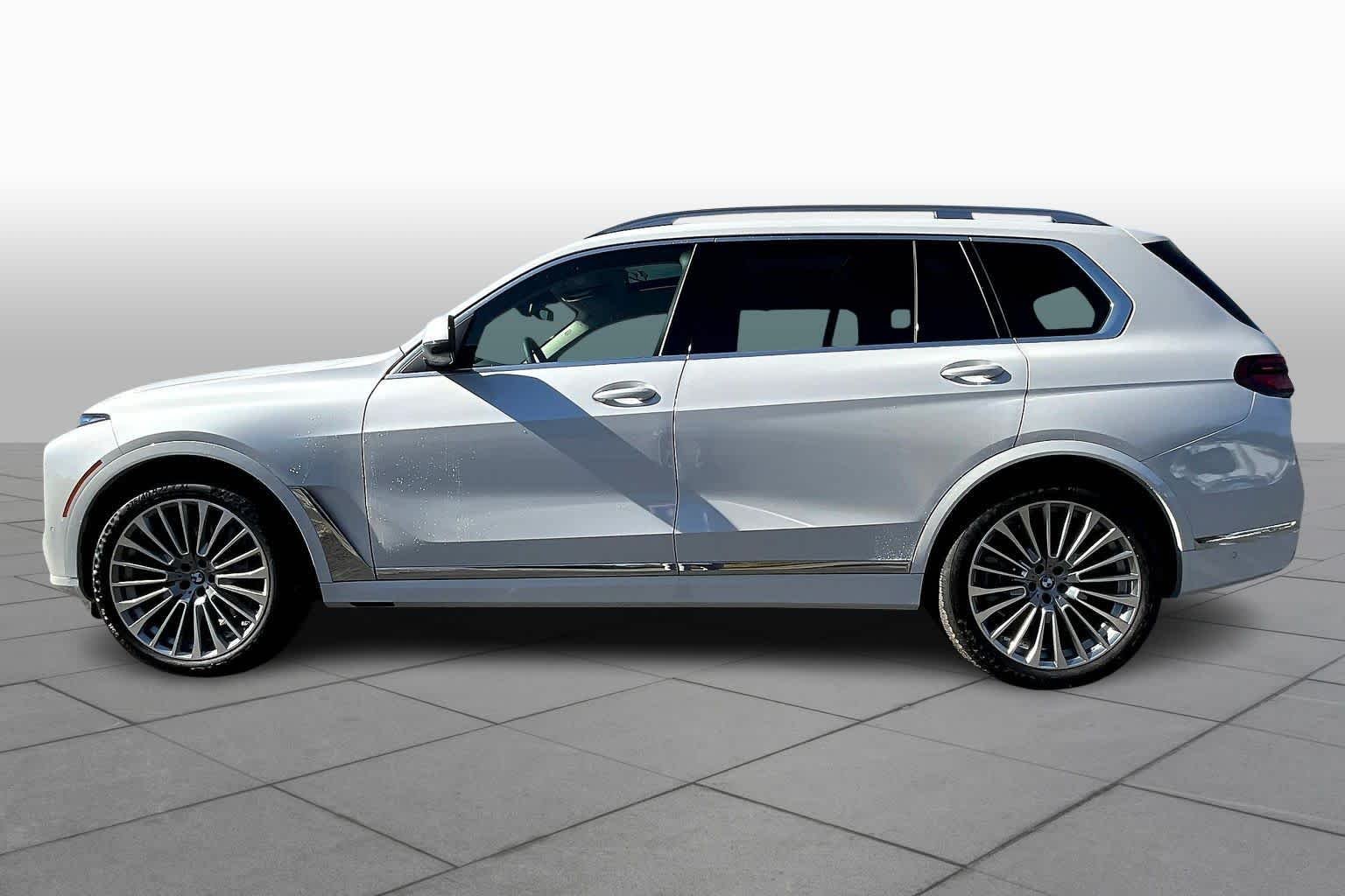 New 2026 Mineral White Metallic BMW xDrive40i image 13