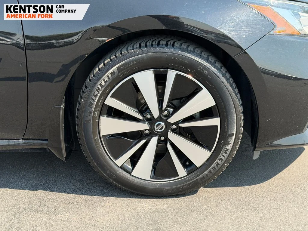 Used 2019 Black Nissan 2.5 SV image 12