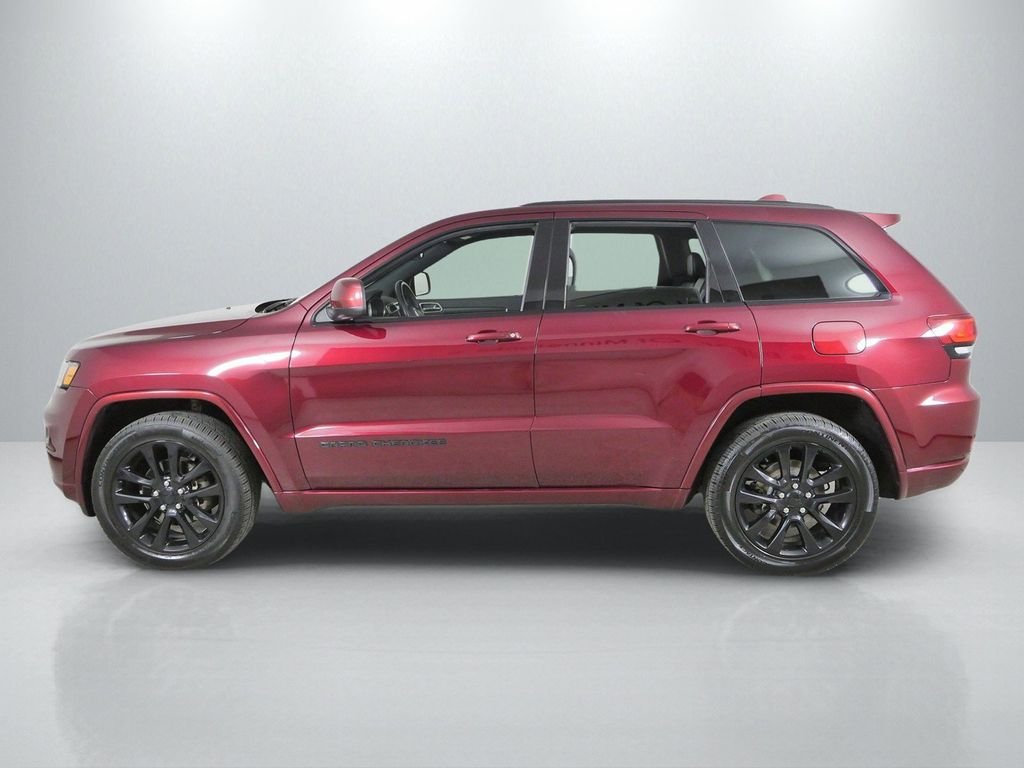 Used 2017 Red Jeep Altitude image 15