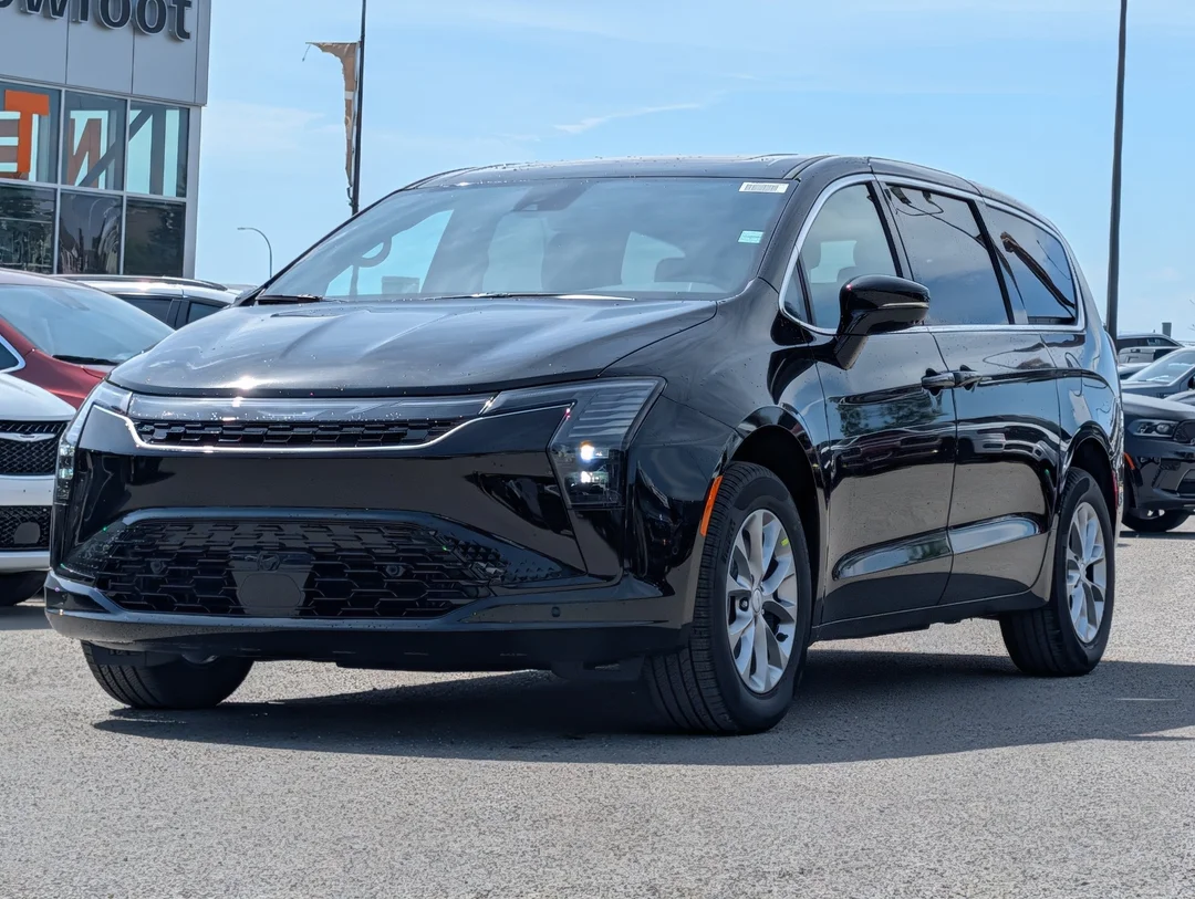 New 2027 Black Chrysler Select - - AWD - 3.6L Pentastar V6 - Adaptive Cruise Control - Blind Spot Monitor & More! image 4
