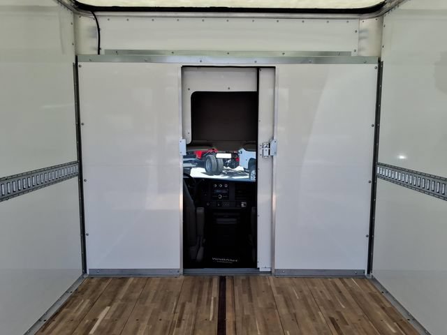 New 2025 Summit White Chevrolet 1WT image 7
